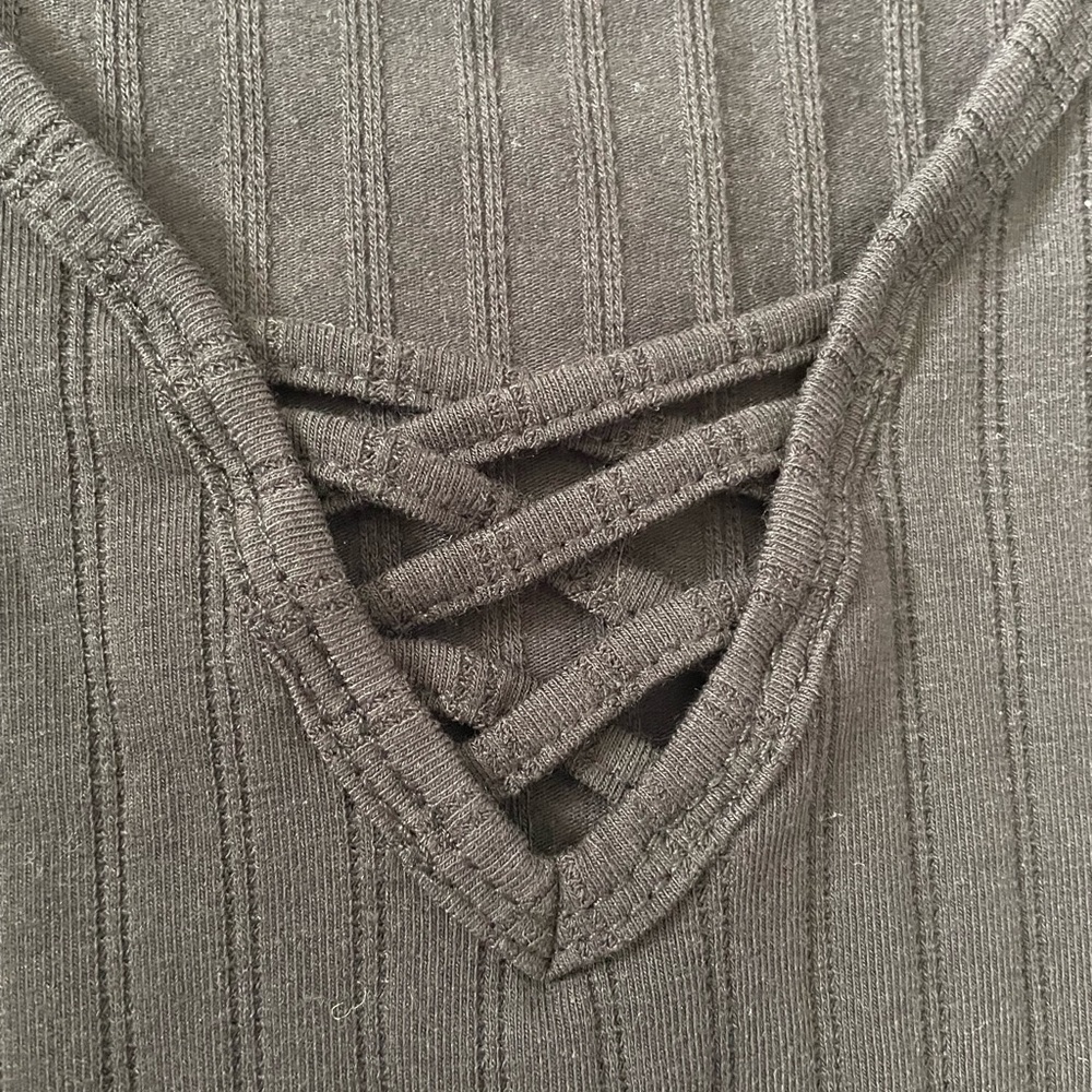 No Boundaries Y2K inspired top - Picture 3 of 5